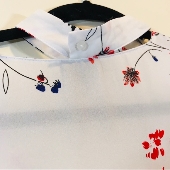 π«SOLDπ«A.N.A. Floral Choker Bell Sleeve Blouse - Picture 4 of 6